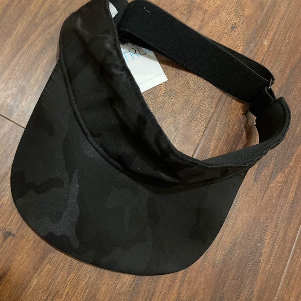 NWT Black & Gray Camo Sunvisor